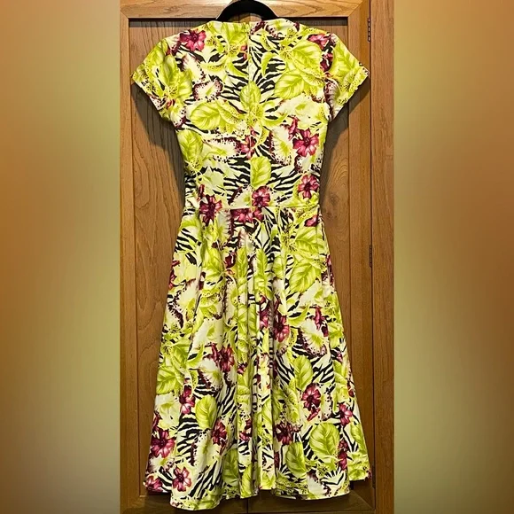 SOLD | Pinup Girl Clothing Laura Byrnes Alfred Small Dress Hawaiian Baton Ruge - Picture 5 of 9